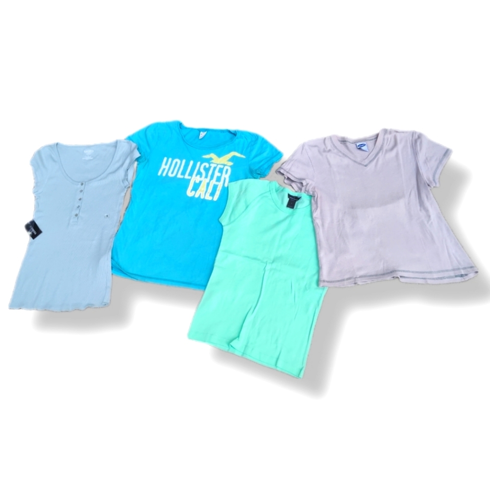 Bundle/Lot of 4 - Tees, size S/M. NWT